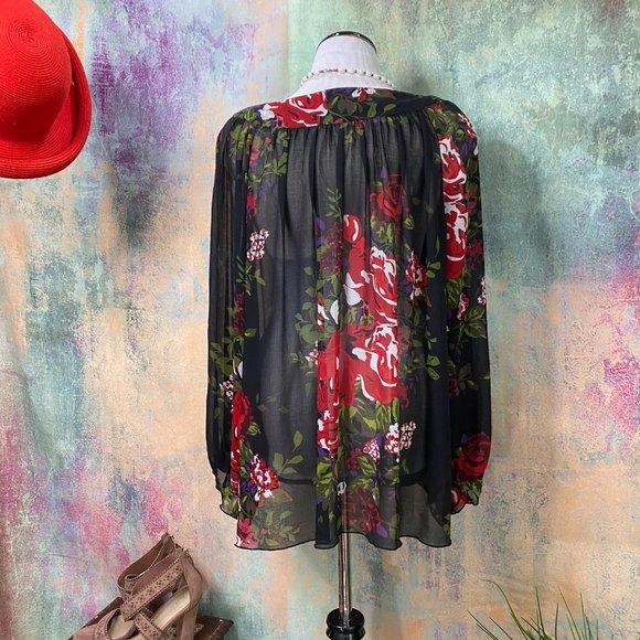 ๐Belissimo Beautiful Floral light transparent Top - Picture 2 of 14